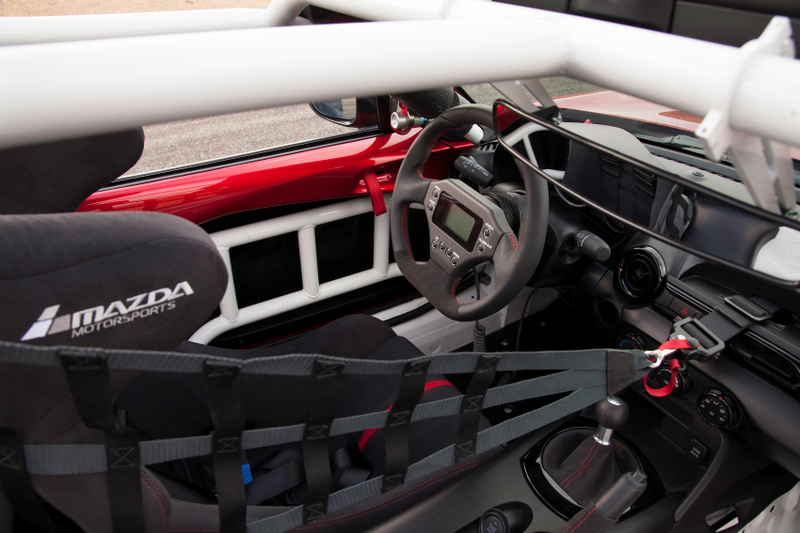 Illustration for article titled The 2016 Mazda Global MX-5 Cup Is An All New Car And Race Series